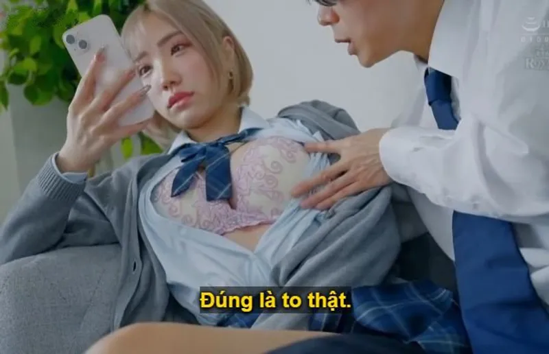 Cô nàng học sinh lạnh tanh, chỉ đòi tiền là anh tha hồ muốn làm gì em cũng được.